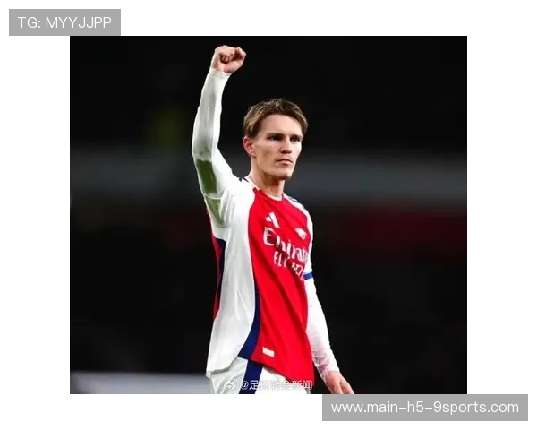 阿森纳中场传球课：厄德高示范一分钟内三次直塞技巧