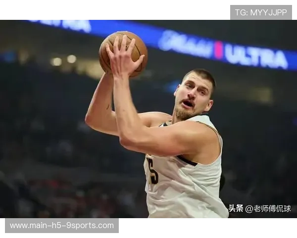 哈腾17中14轰33+19仍无缘今日最佳?因为你遇到了创纪录的字母哥,哈滕女友 哈腾17中14轰33+19仍无缘今日最佳?因为你遇到了创纪录的字母哥,哈滕女友